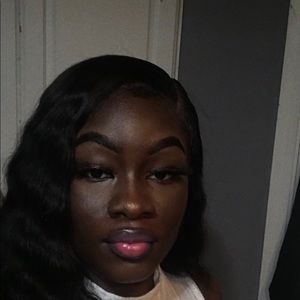 Meet your Posher, Sia